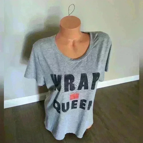 Zoe + Liv Womens Wrap Queen Present Graphics Gray Short Sleeve Tshirt Size XXL - Picture 7 of 8